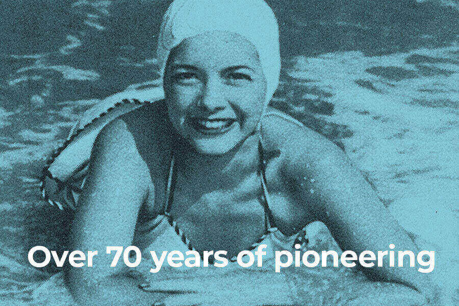 70 Jahre o.b.® Banner mit schwimmender Frau